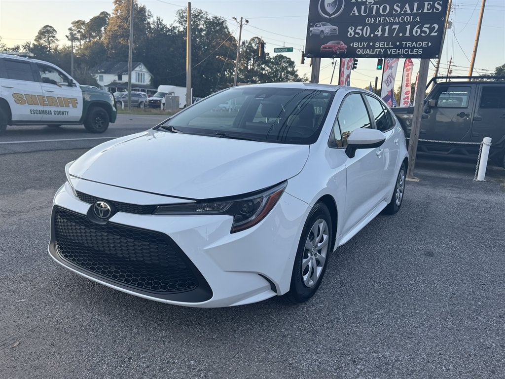 2021 Toyota Corolla LE's photo