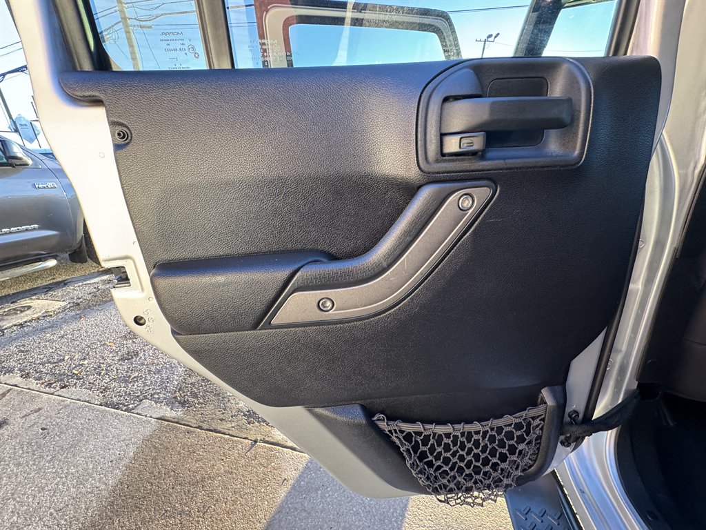 2012 Jeep Wrangler Unlimited Sport - Photo 13