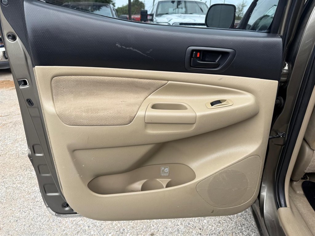 2010 Toyota Tacoma PreRunner - Photo 13