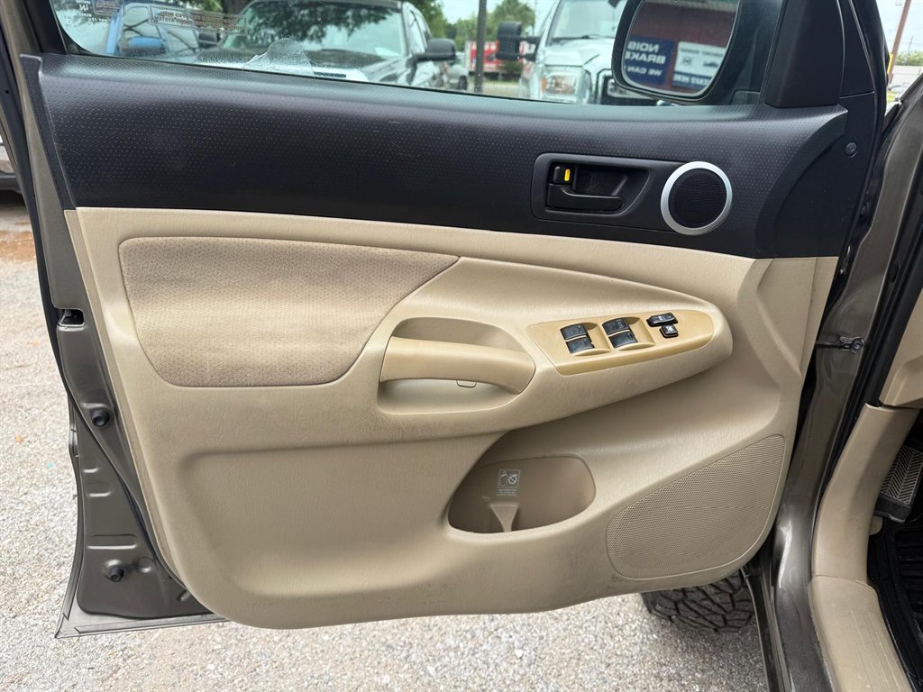 2010 Toyota Tacoma PreRunner - Photo 11
