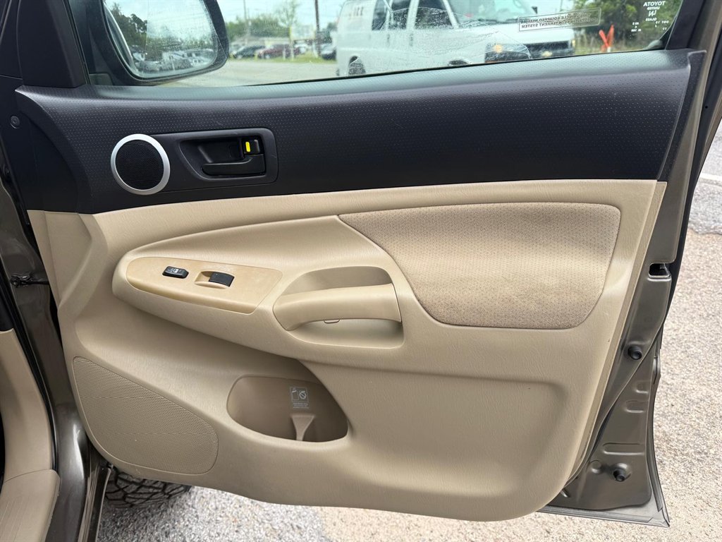 2010 Toyota Tacoma PreRunner - Photo 15