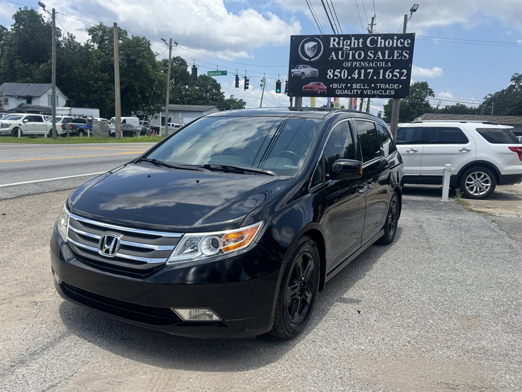 2013 Honda Odyssey Touring's photo