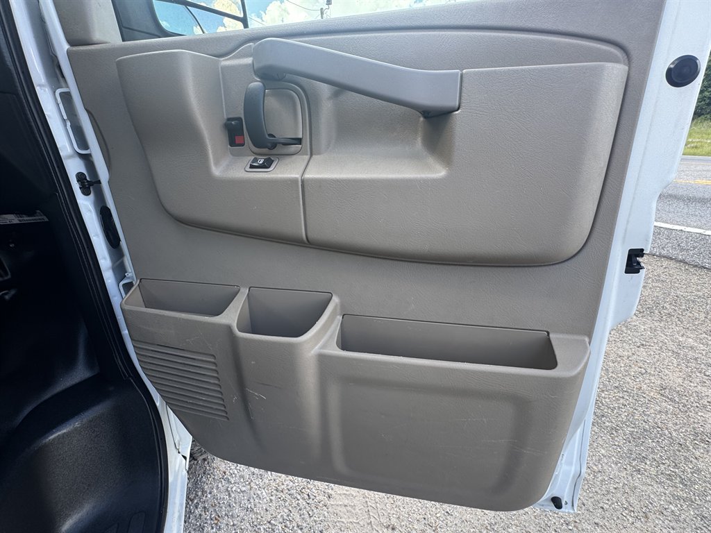 2019 Chevrolet Express Cargo Work Van - Photo 13